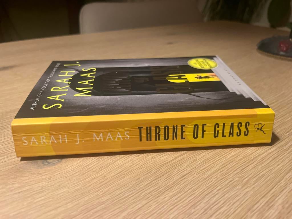 Throne of Glass - Sarah J. Maas (Engels), Boeken, Ophalen of Verzenden, Gelezen
