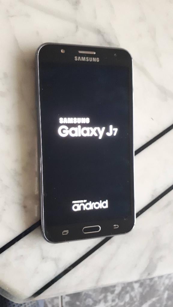 Samsung galaxy J7 smartphone + gratis hoes, Telecommunicatie, Mobiele telefoons | Samsung, Gebruikt, Overige modellen, Zwart, Ophalen of Verzenden