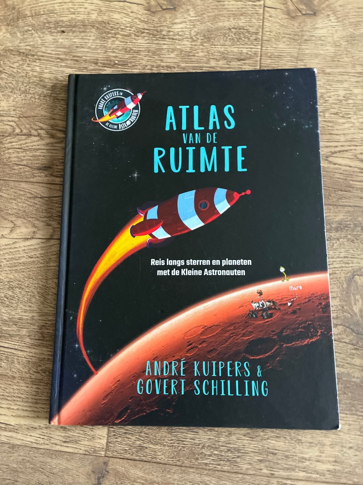 Atlas van de Ruimte - André Kuipers & Govert Schilling, Ophalen of Verzenden, Zo goed als nieuw, Non-fictie