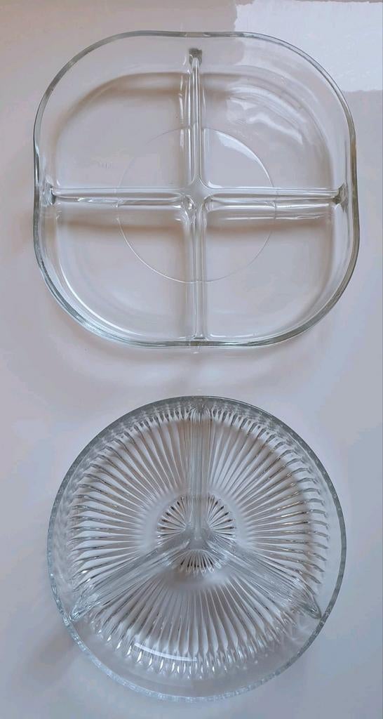 2x borrel serveer schaal glas vakjes, Huis en Inrichting, Ophalen of Verzenden, Glas, Overige stijlen, Schaal of Schalen