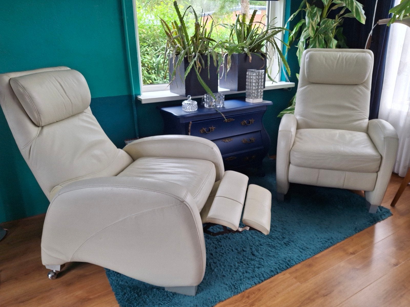 Gratis 2 leren lounge stoelen met voetnplateau, Ophalen, Gebruikt, Eenpersoons, Minder dan 150 cm