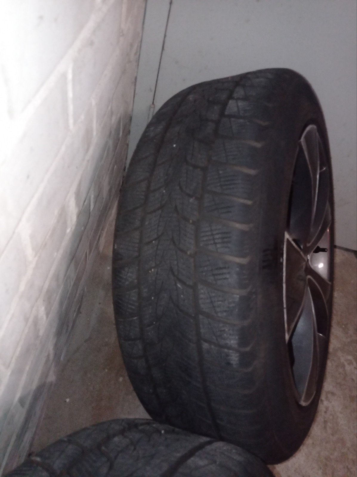 Winterbanden met mooie velgen 215,55,18 kia sportage, Ophalen of Verzenden, Wit
