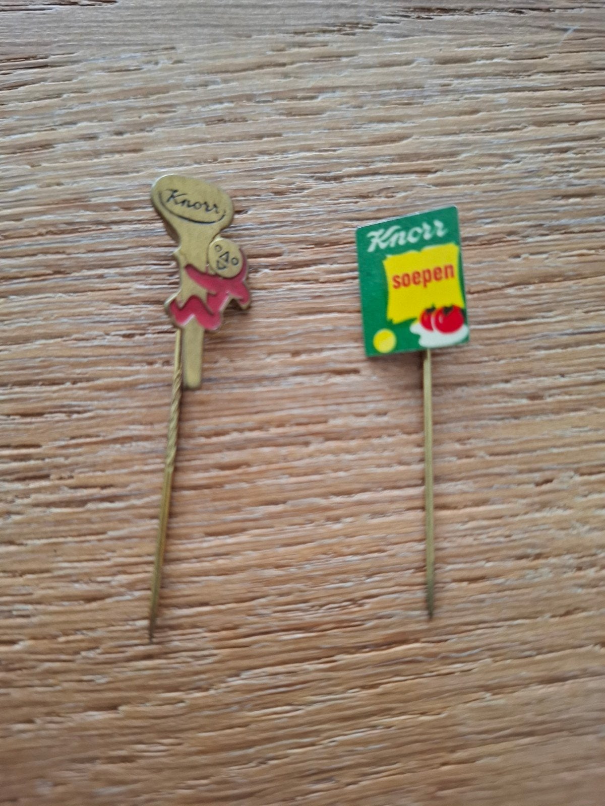 Vintage speldjes pins Knorr reclame promospeldje verzamelen, Verzamelen, Speldjes, Pins en Buttons, Ophalen of Verzenden, Gebruikt