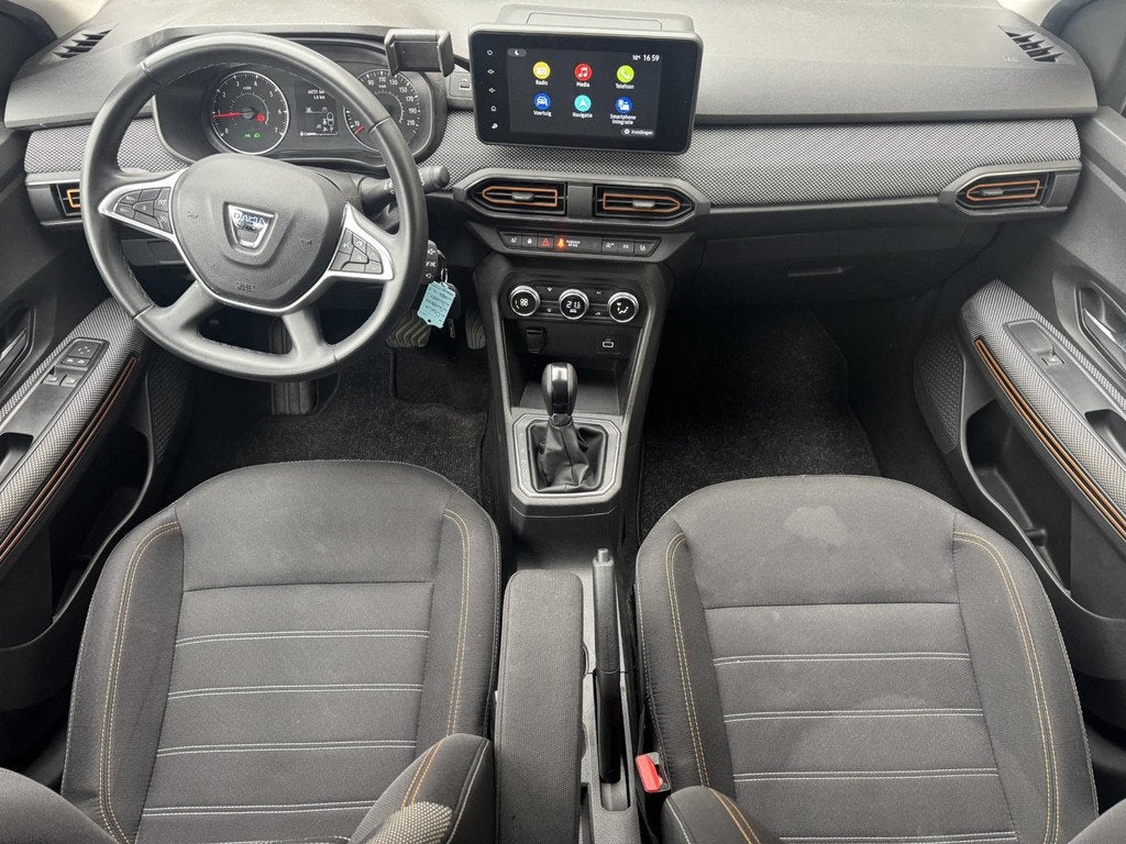 Dacia Sandero Stepway 1.0 TCe 90 Comfort | Automaat | Achter, Auto's, Stof, Met garantie (alle), Zwart, 91 pk