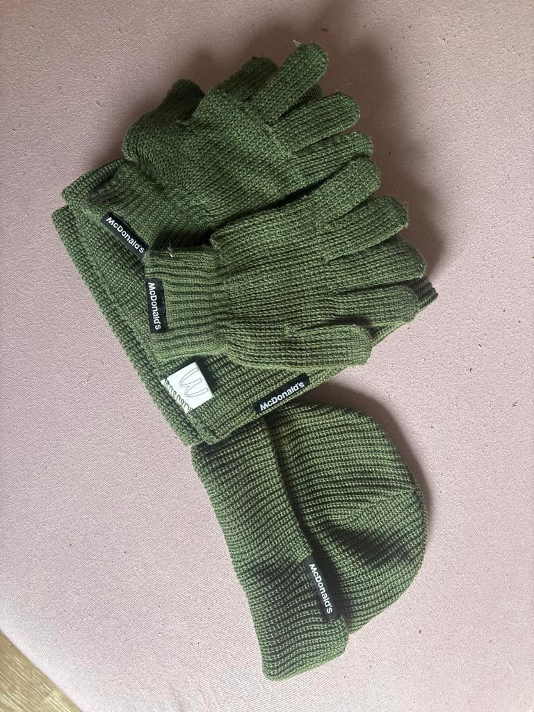 McDonald's Winterset: Muts en Handschoenen, Ophalen of Verzenden, Nieuw, Maat 38/40 (M), Muts
