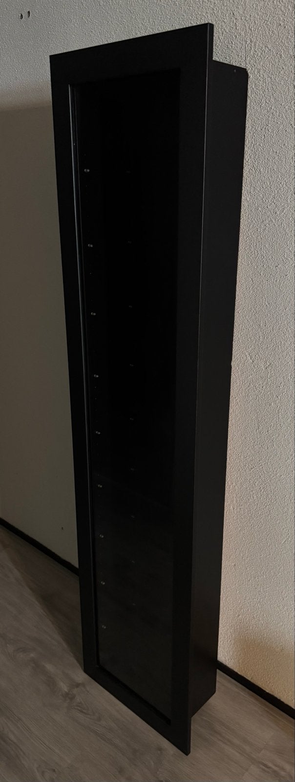 Ikea Bertby vitrinekast zwart inc 9 glazen schapjes, Huis en Inrichting, Kasten | Vitrinekasten, Ophalen, 50 tot 100 cm, Zo goed als nieuw