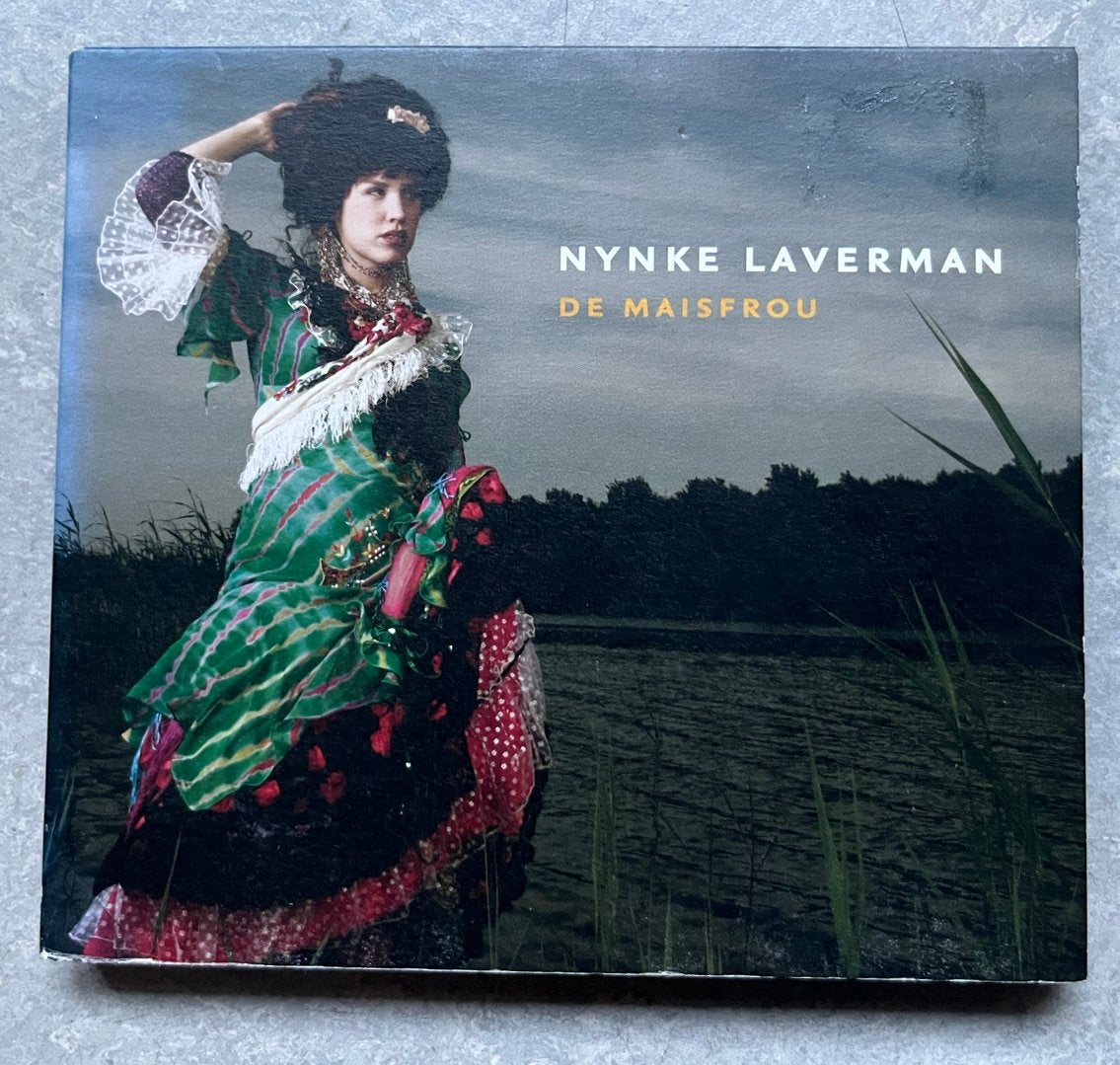 Nynke Laverman - De Maisfrou (CD Fado, Folk), Cd's en Dvd's, Cd's | Wereldmuziek, Overige genres, Ophalen of Verzenden, Zo goed als nieuw