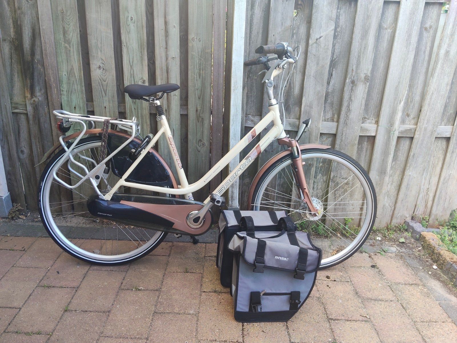 Sparta damesfiets met fietstassen, Ophalen, Sparta, Versnellingen, 53 tot 56 cm