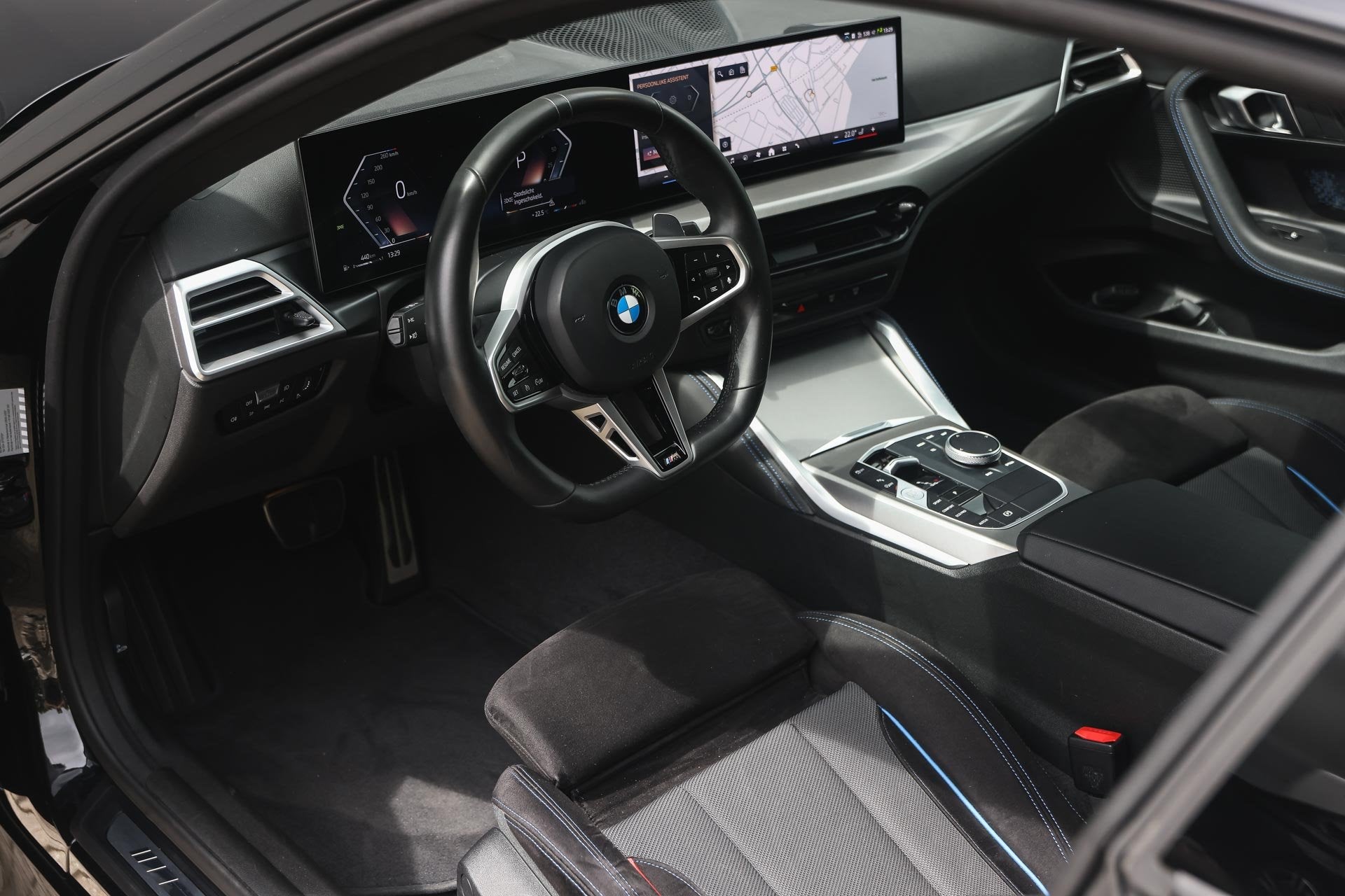 BMW 2 Serie Coupe 218i M Sport Automaat / Achteruitrijcamera, Auto's, Gebruikt, Met garantie (alle), 4 stoelen, Zwart