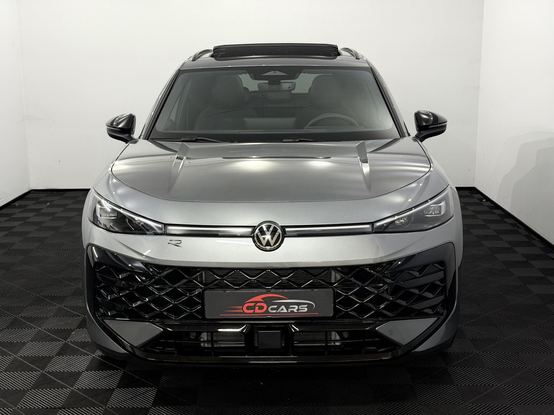 Volkswagen T-Roc 1.5 TSI R-Line Edition Nieuwe model!, Panor, 4 cilinders, 150 pk, Bedrijf, Automatische klimaatregeling