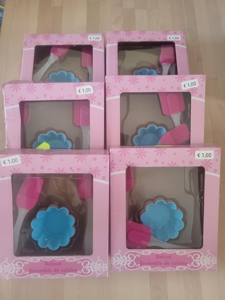 6x Kinderbakset met kwast, vormpjes en pannelikker, Ophalen of Verzenden, Nieuw, Knutselen