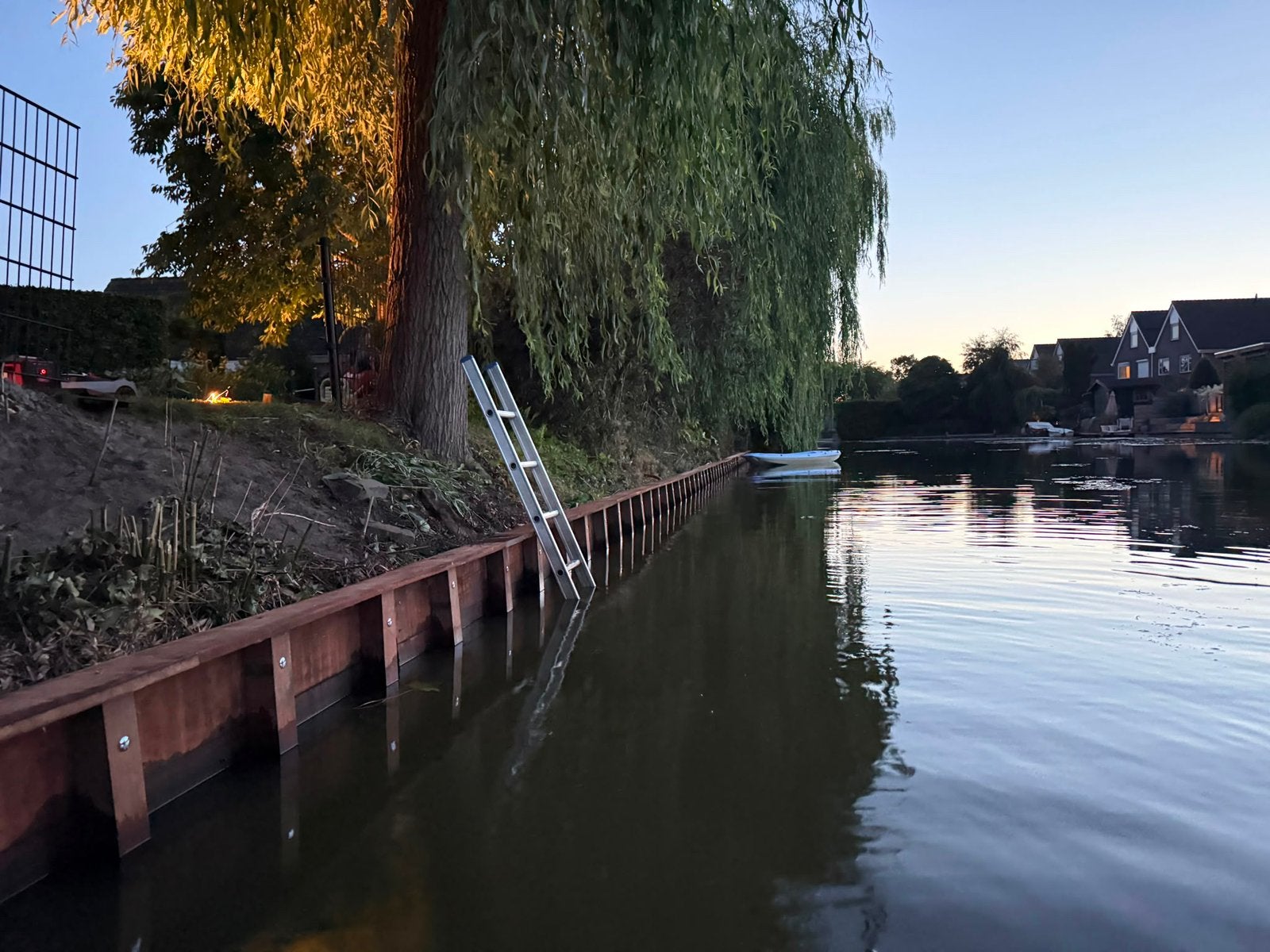 Beschoeiing voor waterkant of oever leveren en plaatsen, Ophalen, Nieuw, Onderhoud en Reparatie