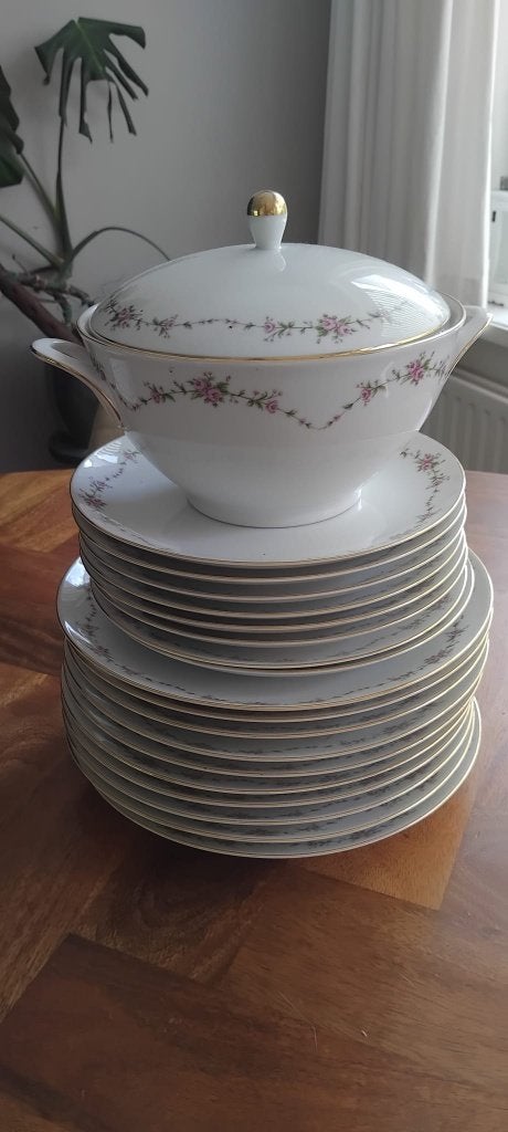 Mooi brocante servies 19-delig, Ophalen