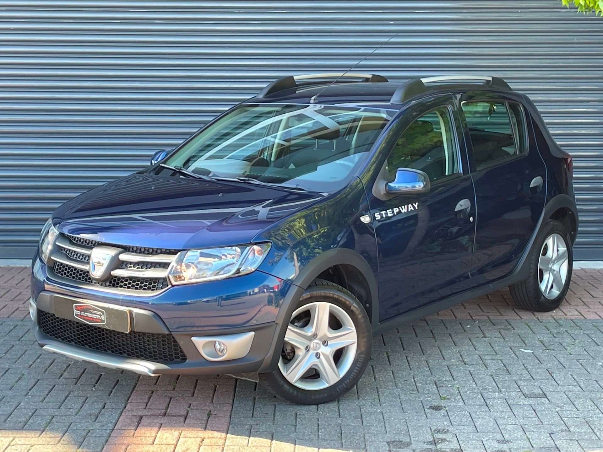 Dacia Sandero 0.9 TCe Easy-R Stepway Lauréate Automaat | Na, Auto's, 898 cc, Stof, Blauw, Origineel Nederlands