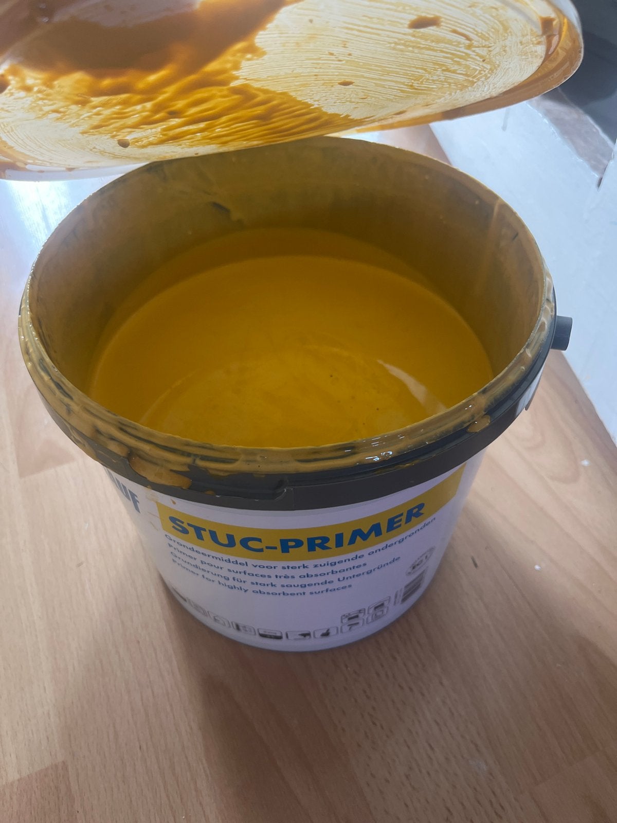 Stuc-Primer Grondverf - Bijna Vol, Gebruikt, 5 tot 10 liter, Geel, Ophalen of Verzenden