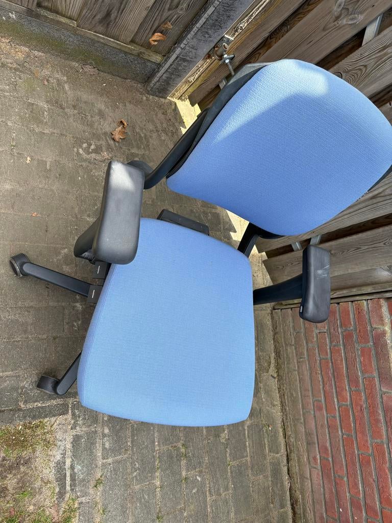 Blauwe bureaustoel - Comfortabel en verstelbaar Ahrend, Ophalen, Gebruikt, Blauw, Bureaustoel