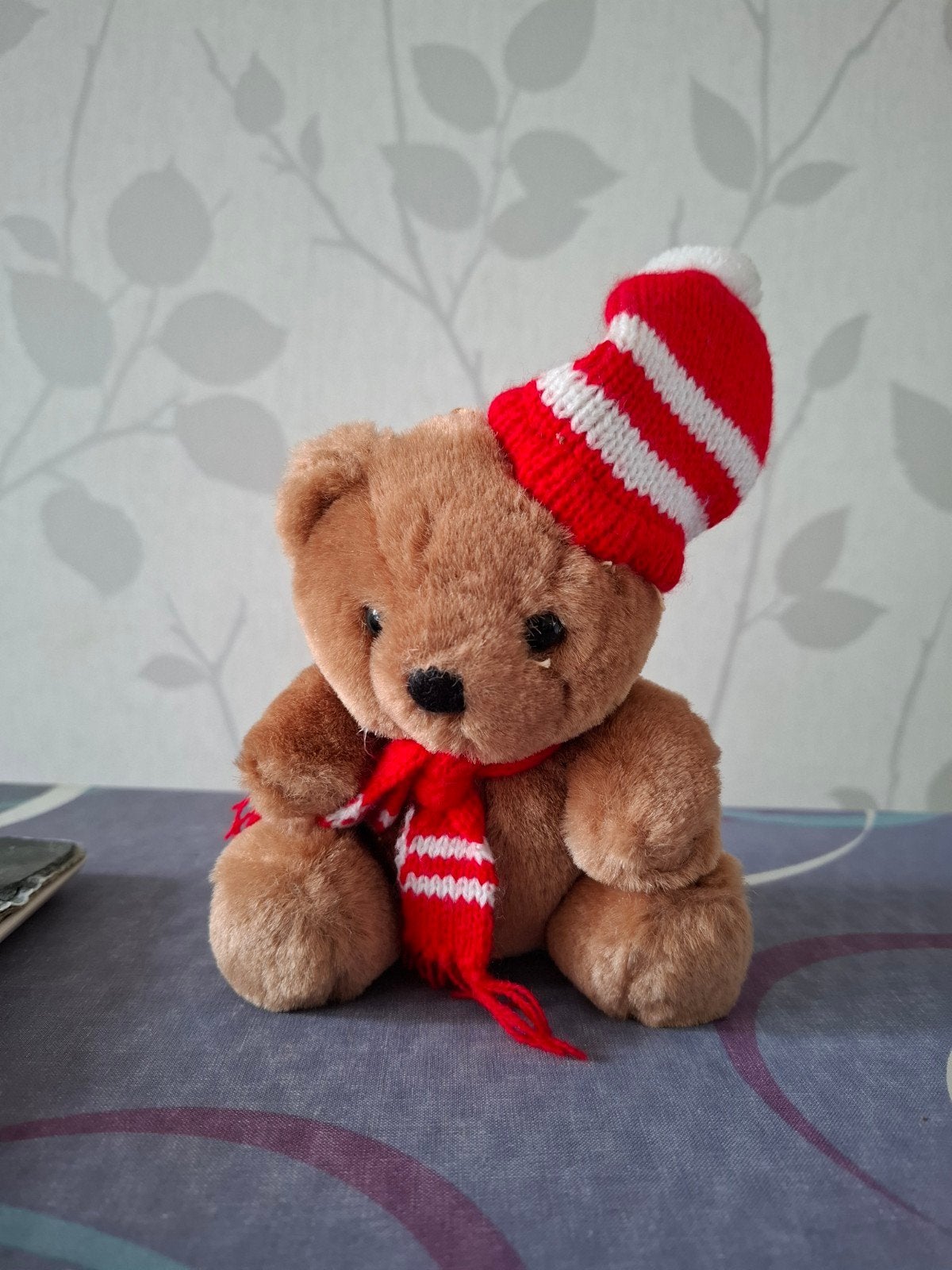2 beer knuffels met muts en sjaal, Ophalen of Verzenden, Gebruikt, Stoffen beer, Overige merken