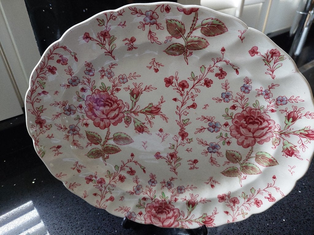 Serveerschaal van Johnson Bros. (Rose Chintz), Antiek en Kunst, Ophalen of Verzenden