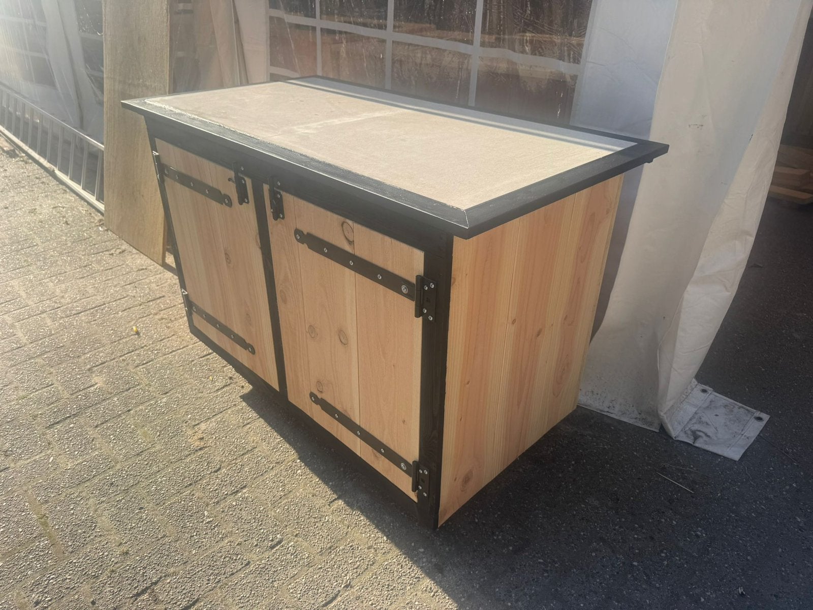 Buitenkeuken, Ophalen, Zo goed als nieuw, Houtskool