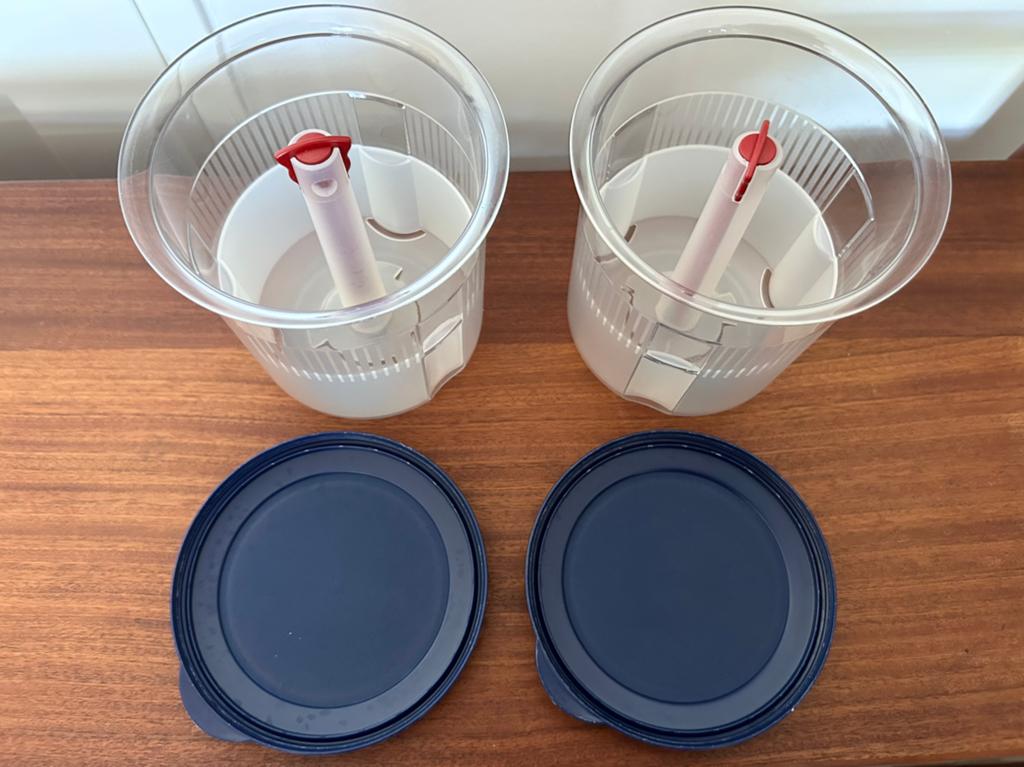 2 zgan Zuur/Augurken potten + “lift”(Tupperware-Pikantus), Huis en Inrichting, Ophalen of Verzenden, Zo goed als nieuw