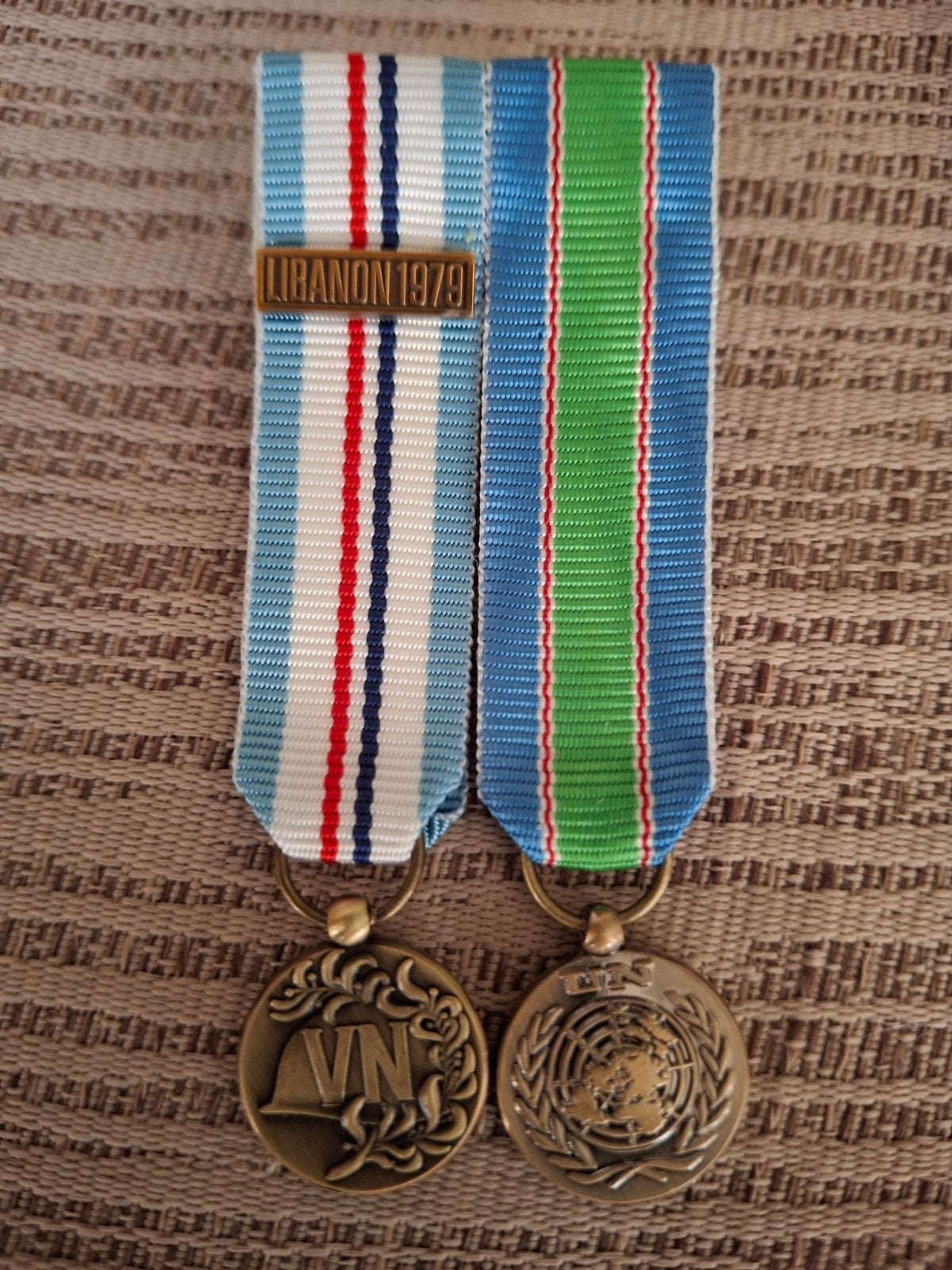 Medaille setje UNIFIL Libanon miniatuur, Ophalen of Verzenden, Landmacht, Nederland, Lintje, Medaille of Wings