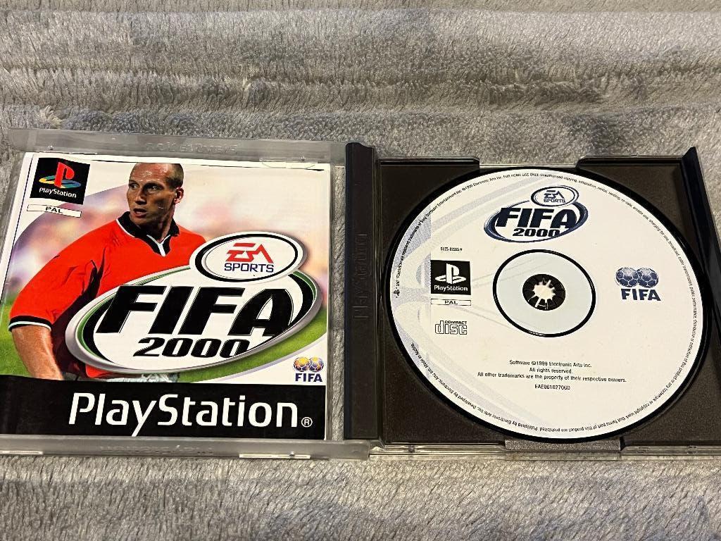 Playstation 1 Game FIFA 2000, Spelcomputers en Games, Games | Sony PlayStation 1, Gebruikt, 2 spelers, Ophalen of Verzenden, Vanaf 3 jaar