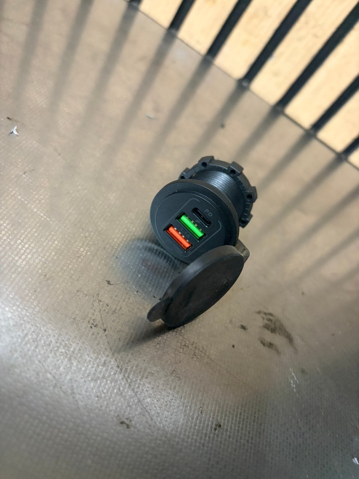 usb oplader scooter / motor, Motoren, Tuning en Styling, Ophalen