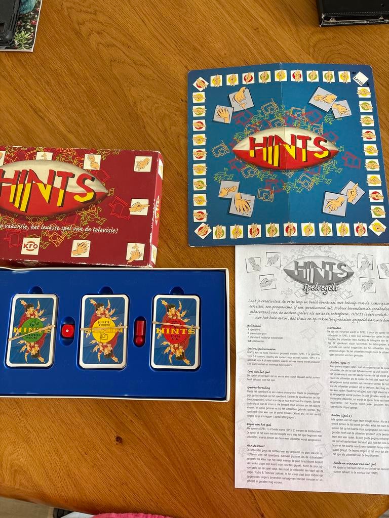 Hints bordspel - Het leukste spel van de televisie!, Hobby en Vrije tijd, Gezelschapsspellen | Bordspellen, Drie of vier spelers