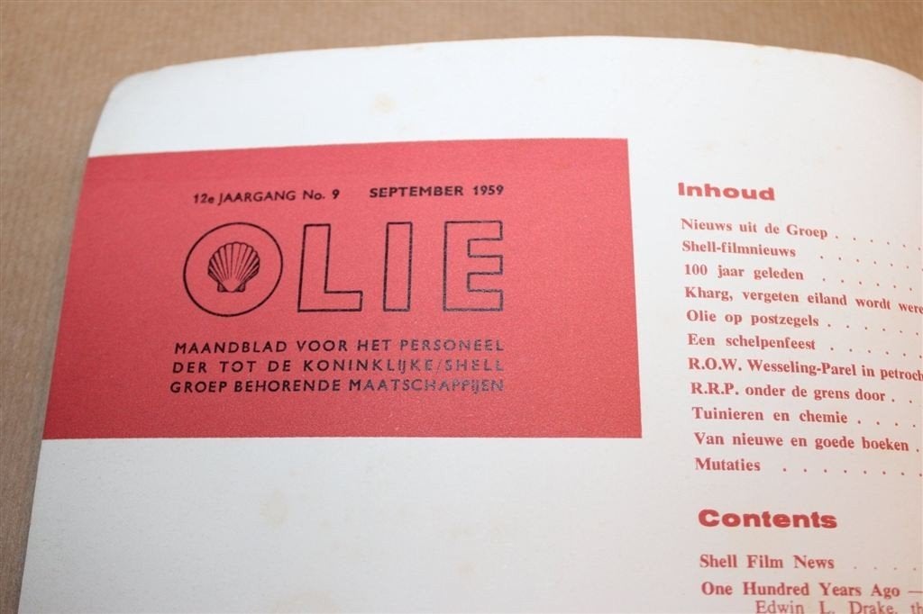 Olie 1959 — Shell 100 Jaar Olie-industrie & Postzegels, Ophalen of Verzenden, Gelezen, Muziek, Film of Tv