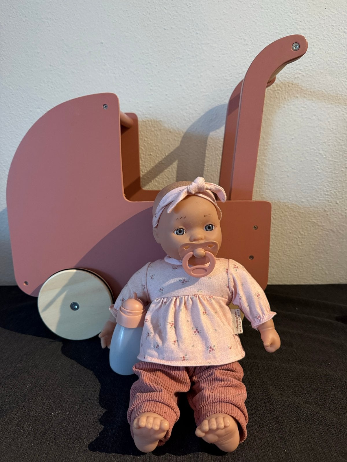 Little Dutch Babypop met Houten Poppenwagen, Kinderen en Baby's, Speelgoed | Poppen, Ophalen of Verzenden, Zo goed als nieuw, Babypop
