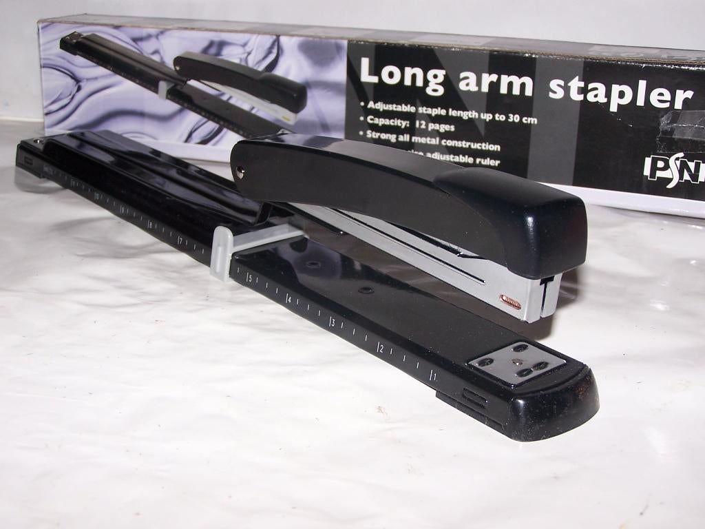 Lange-arm nietmachine. Nieuw/ongebruikt in doos., Ophalen of Verzenden, Nieuw