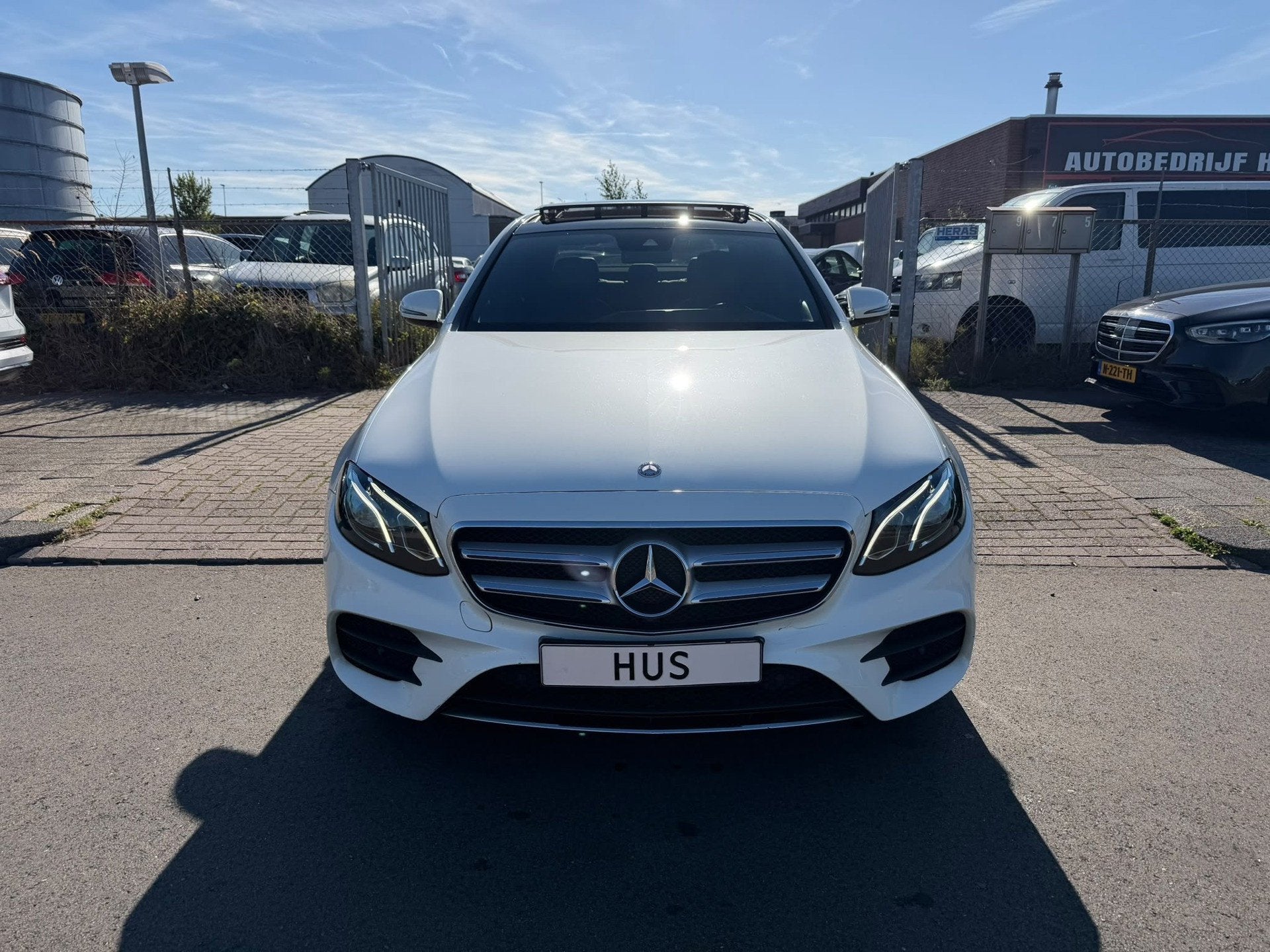 Mercedes-Benz E-klasse 220 d AMG-PAKKET XENON/PANO/NAVI, Auto's, Achterwielaandrijving, Gebruikt, Euro 6, 4 cilinders