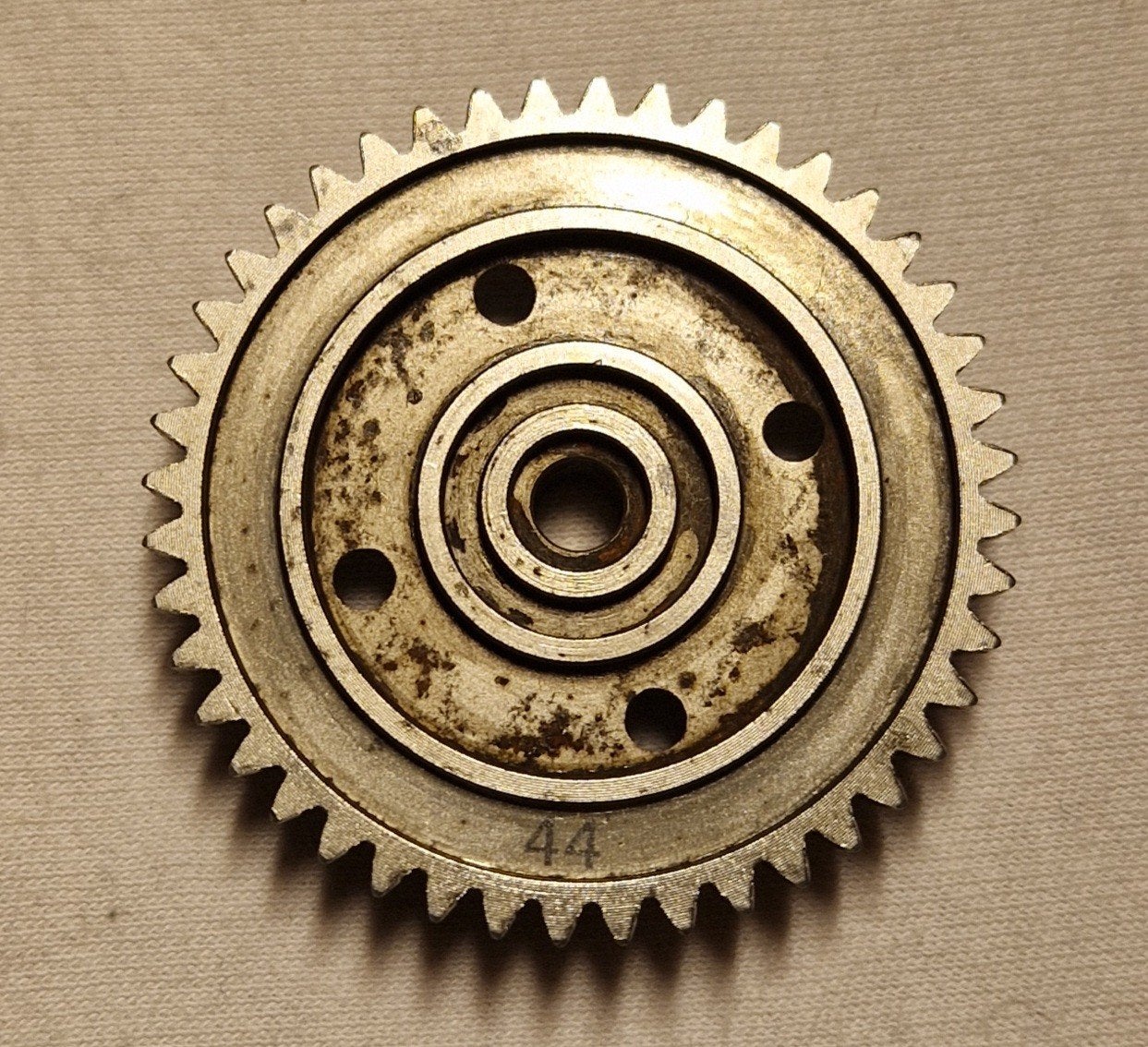 Mugen Seiki, Metal Spur Gear (44T), MBX6/6E/6R/6T/7R/7TE, Hobby en Vrije tijd, Modelbouw | Radiografisch | Auto's, Ophalen of Verzenden