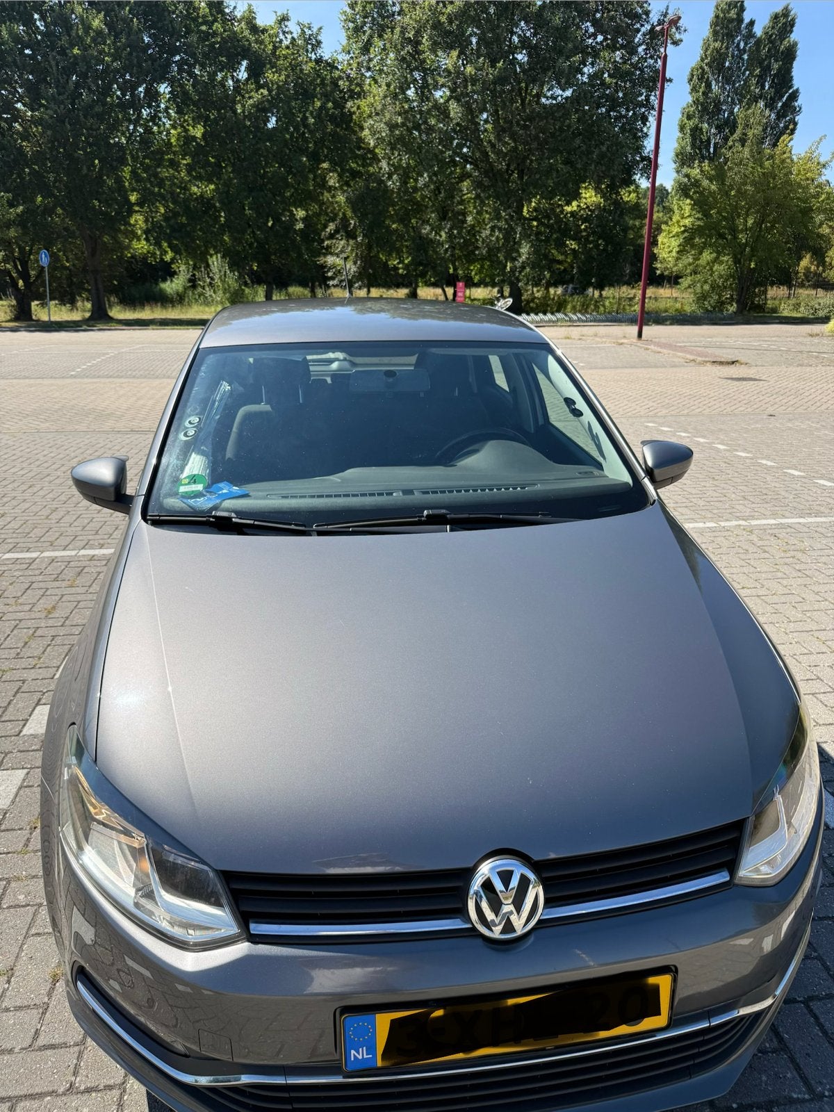 Volkswagen Polo 1.2 TSI 66KW 2014 Grijs, Auto's, 40 €/maand, 4 cilinders, Origineel Nederlands, Handgeschakeld