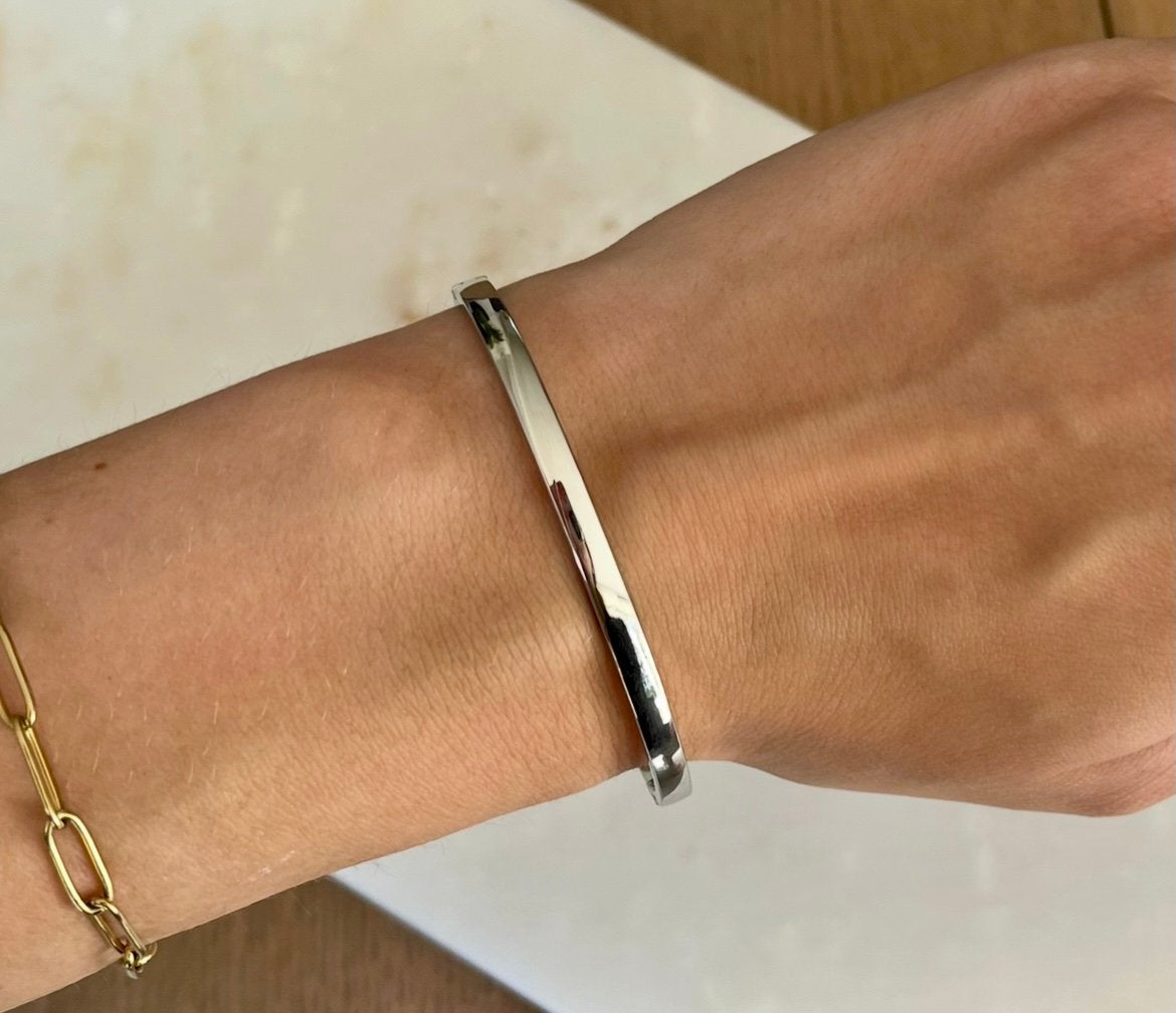 Mooie bangle / slavenarmband zilver (Stainless steel), Sieraden, Tassen en Uiterlijk, Armbanden, Ophalen of Verzenden, Zo goed als nieuw
