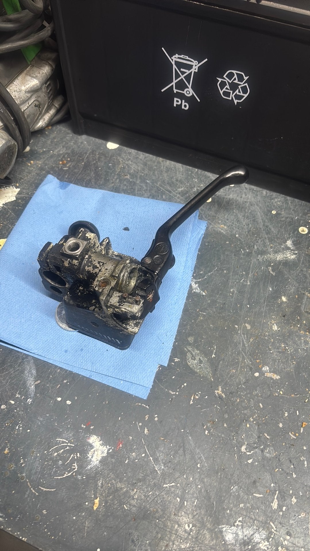 Gezocht hoofdremcilinder voorwiel R1100GS, Ophalen of Verzenden