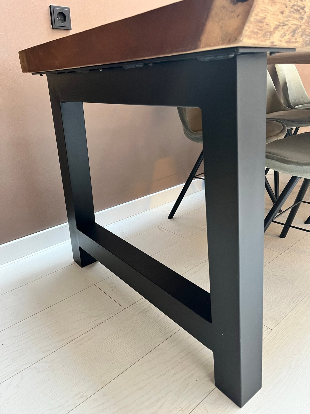 8-persoons boomstam eettafel - 245x90cm, Ophalen, 200 cm of meer, 50 tot 100 cm, Zo goed als nieuw