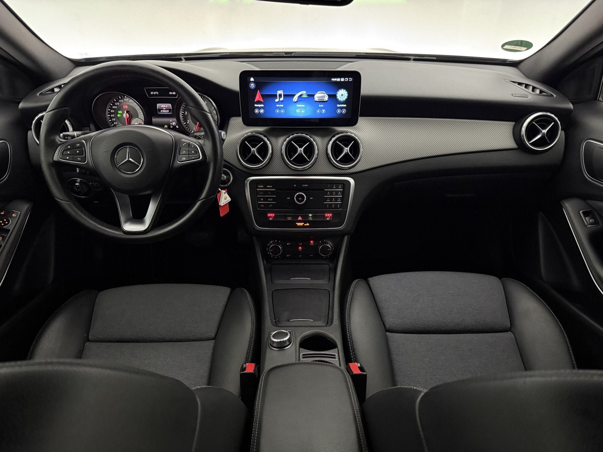 Mercedes-Benz GLA 180 | Airco | Camera | Cruise | Navigatie, Auto's, Gebruikt, Euro 6, 4 cilinders, 122 pk