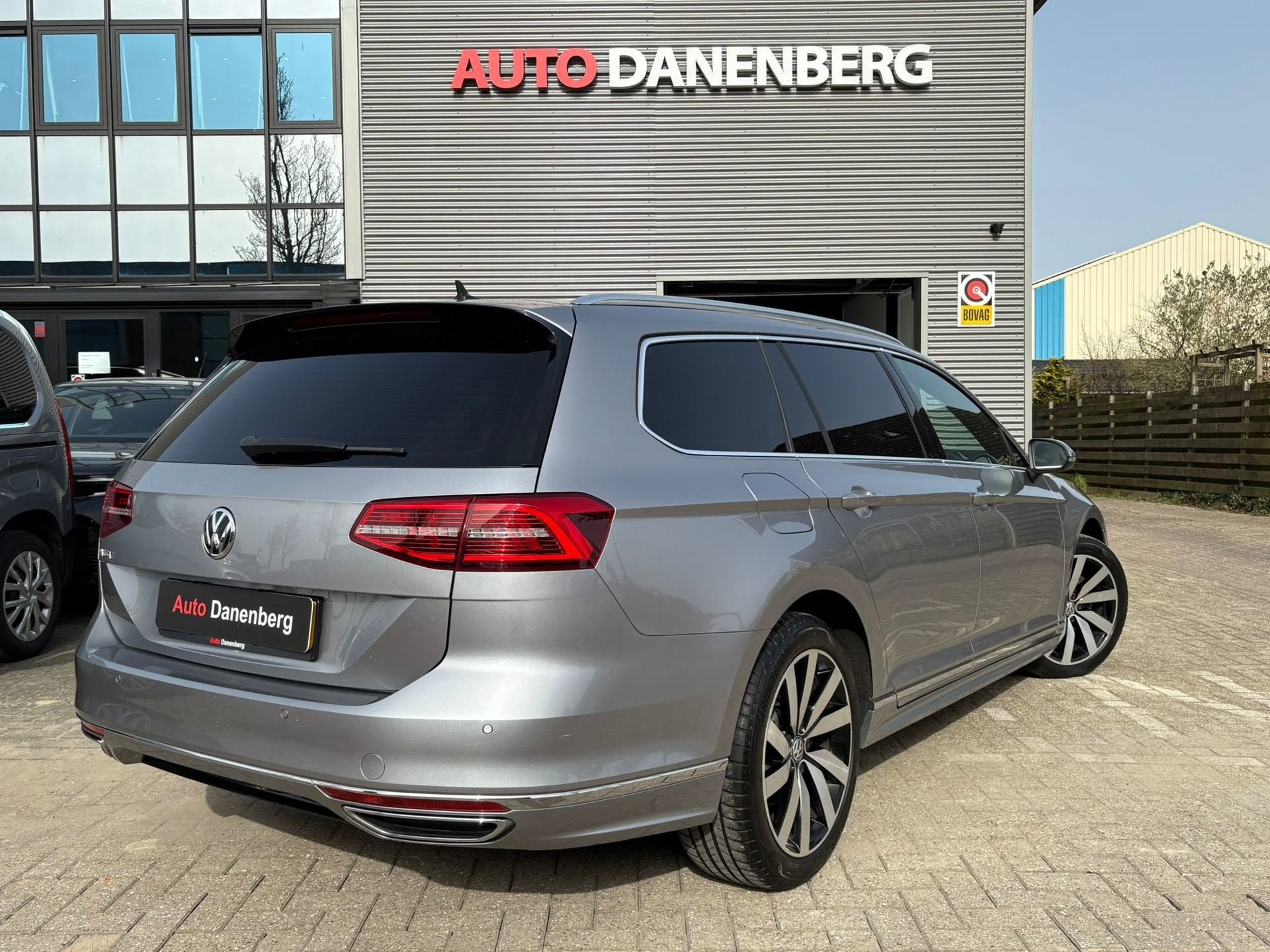 Volkswagen Passat Variant 1.5 TSI Highline R-LINE LEER,MASSA, Auto's, Dealer onderhouden, 730 kg, 4 cilinders, 150 pk