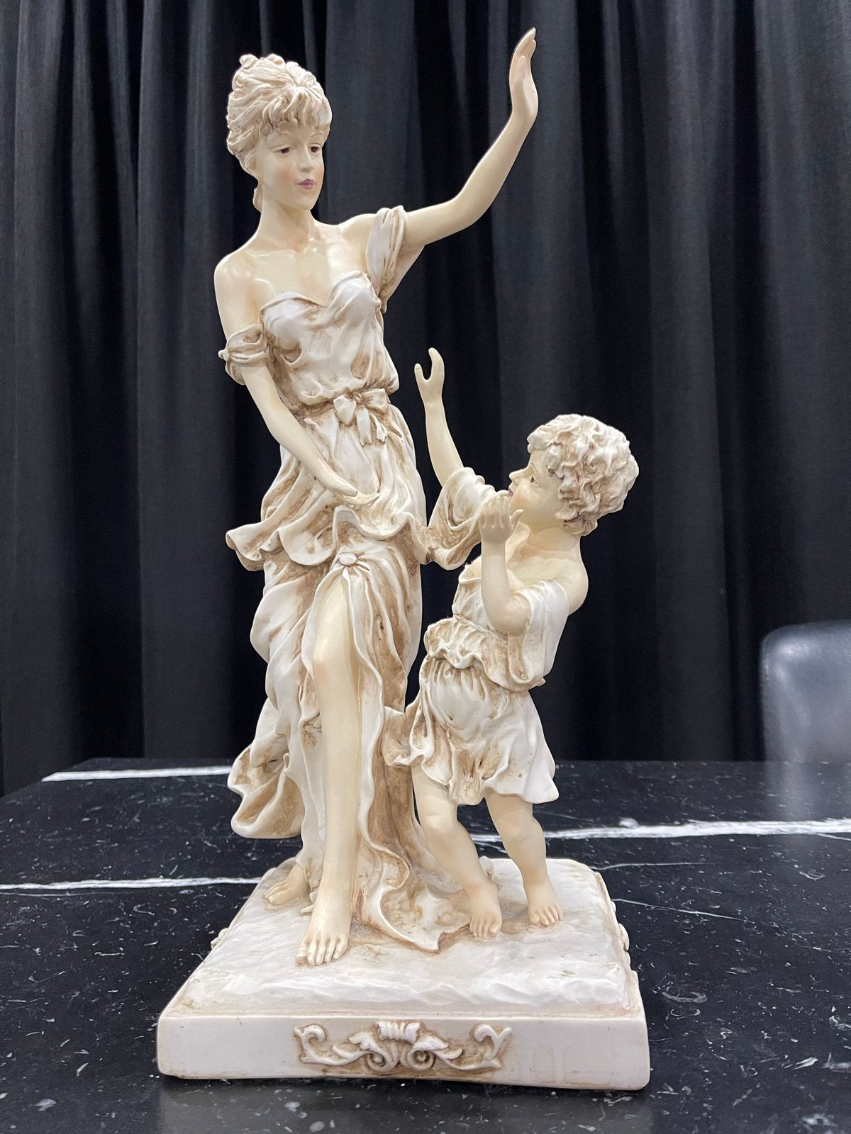 Elegant Beeld van Vrouw en Kind - Klassieke Stijl, Ophalen, Groep mensen, Handgemaakt, 20 - 50 cm