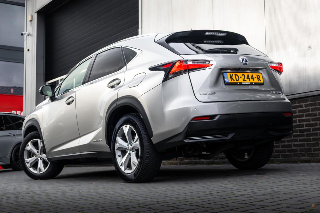 Lexus NX 300h 198 pk AWD President Line / Red-Carpet/ Stoel., Auto's, Lexus, Automaat, Gebruikt, Automatische klimaatregeling