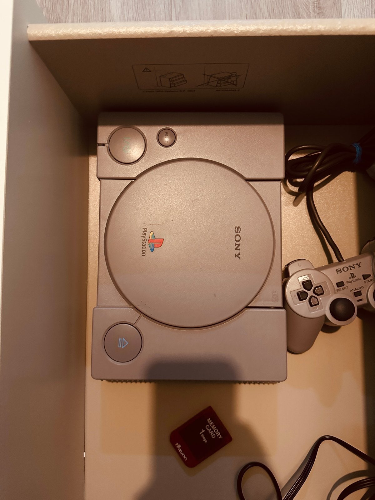 Sony PlayStation 1 (PS1) met controller, memory card en game ...