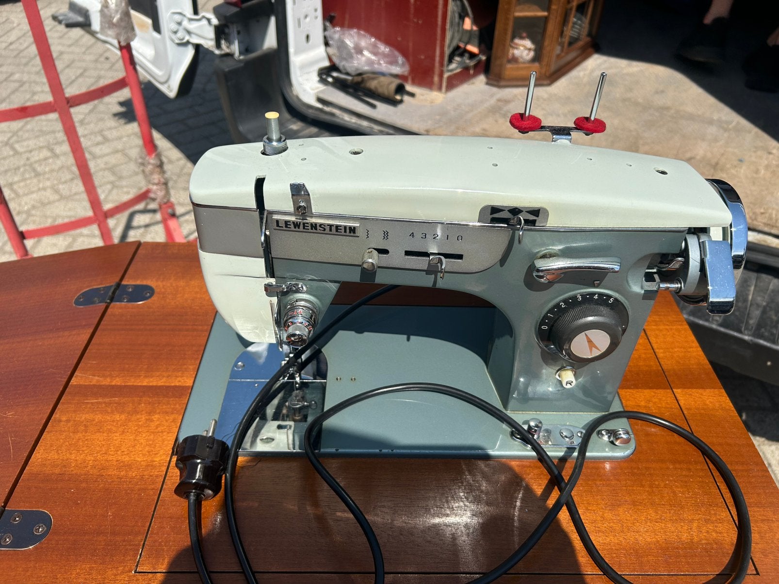 Lewenstein naaimachine, Ophalen, Zo goed als nieuw, Naaimachine, Overige merken
