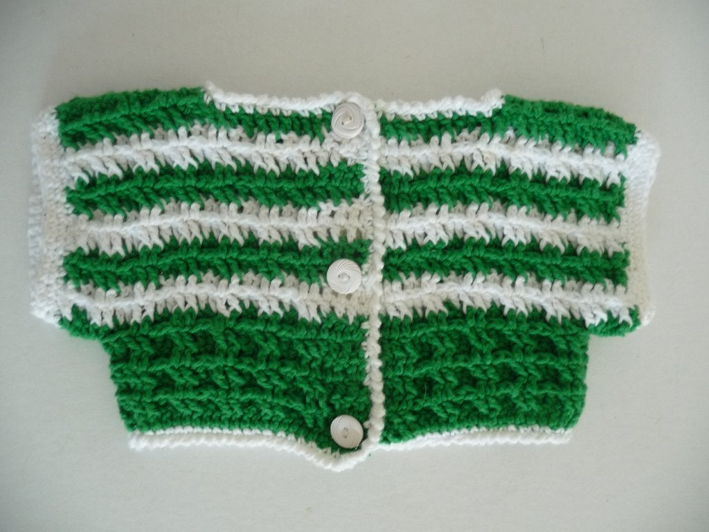 Hand gehaakt poppen-beren vestje, Ophalen of Verzenden, Nieuw, Kleertjes