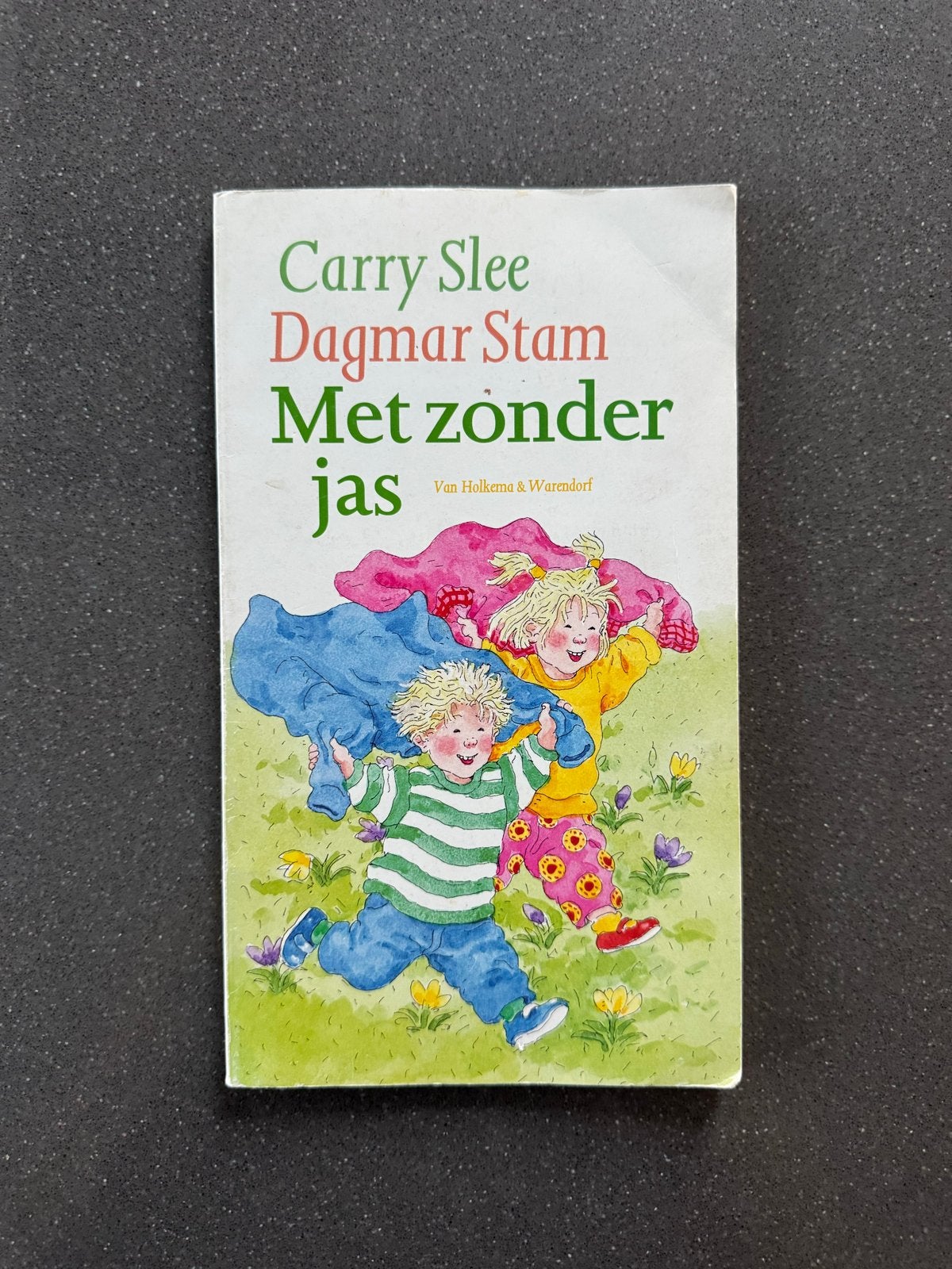 Met zonder jas - Carry Slee & Dagmar Stam (kinderboek), Ophalen of Verzenden, Gelezen, Fictie algemeen