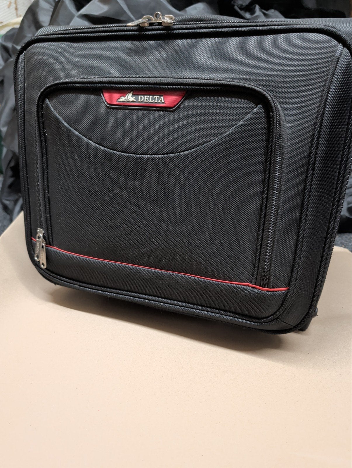 Delta Travel Laptoptas / Trolley - Zwart met rood, 40 tot 60 cm, 30 cm of meer, Gebruikt, Zwart