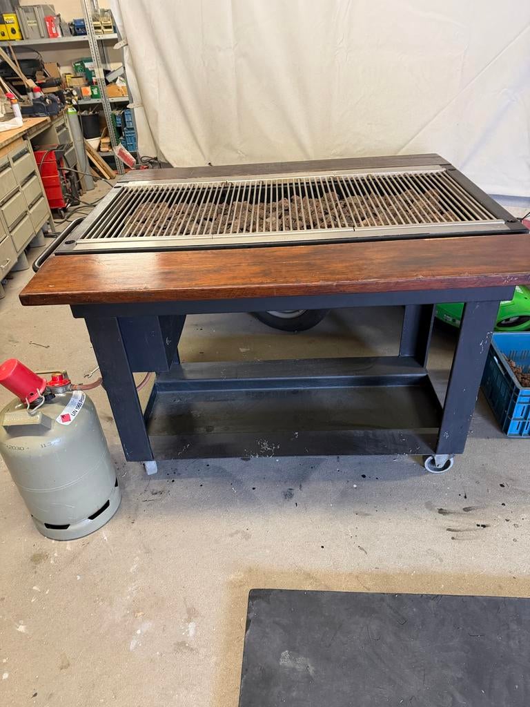 Robuuste Lava Steen Gas BBQ met Houten Werkbladen, Tuin en Terras, Gasbarbecues, Ophalen, Gebruikt