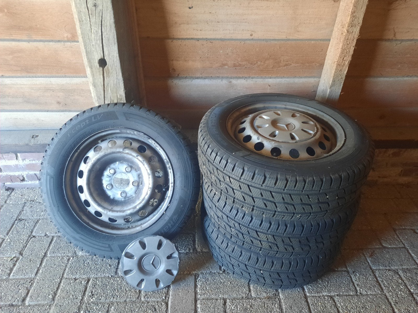 Hankook Winterbanden 195/65R16C met 1.8m inclusief velgen, Ophalen, 16 inch, Winterbanden, Band(en)