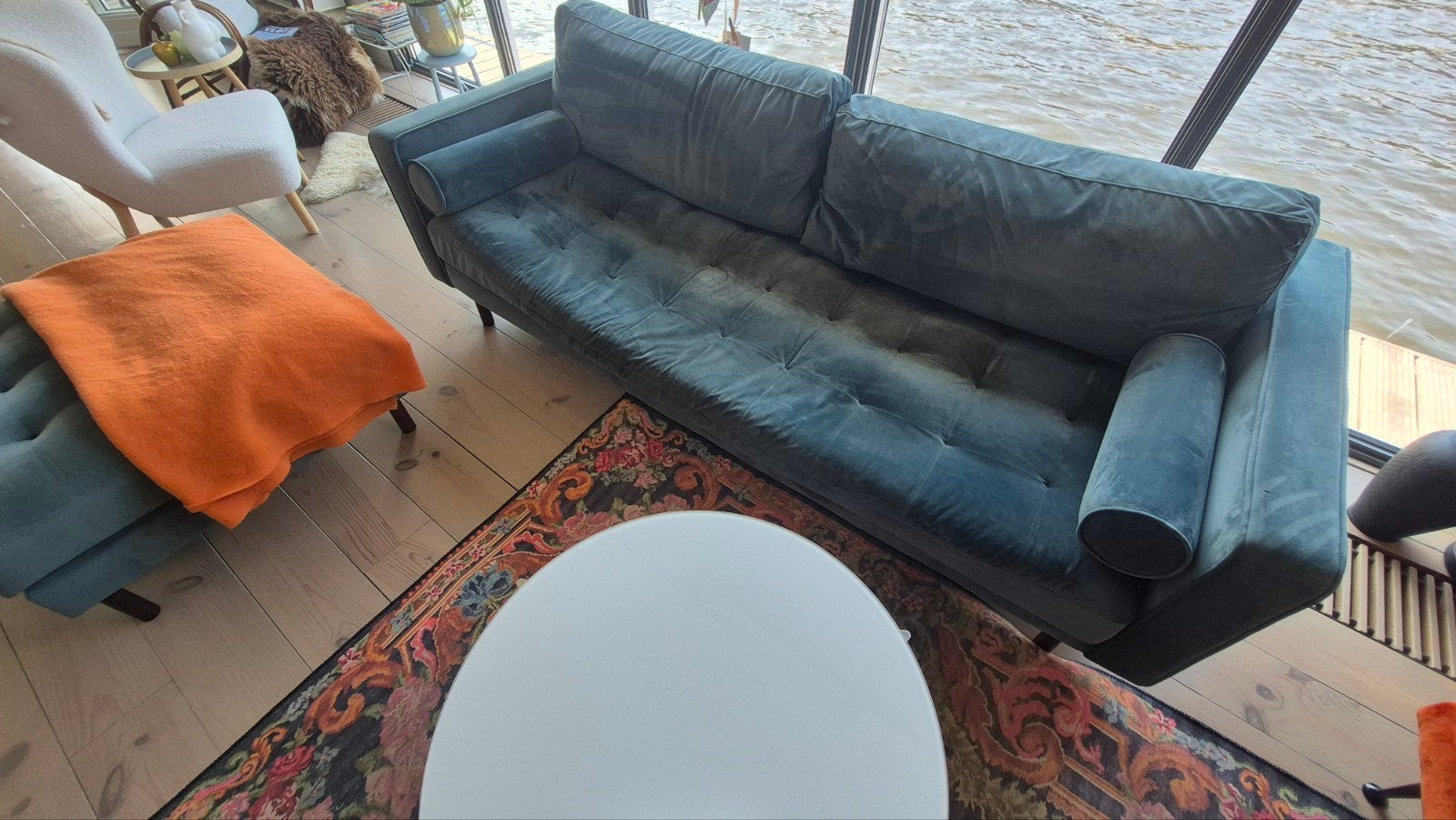 Velours turquoise bank met gratis höcker, Huis en Inrichting, Banken | Bankstellen, Ophalen, Gebruikt, Driepersoons, 75 tot 100 cm