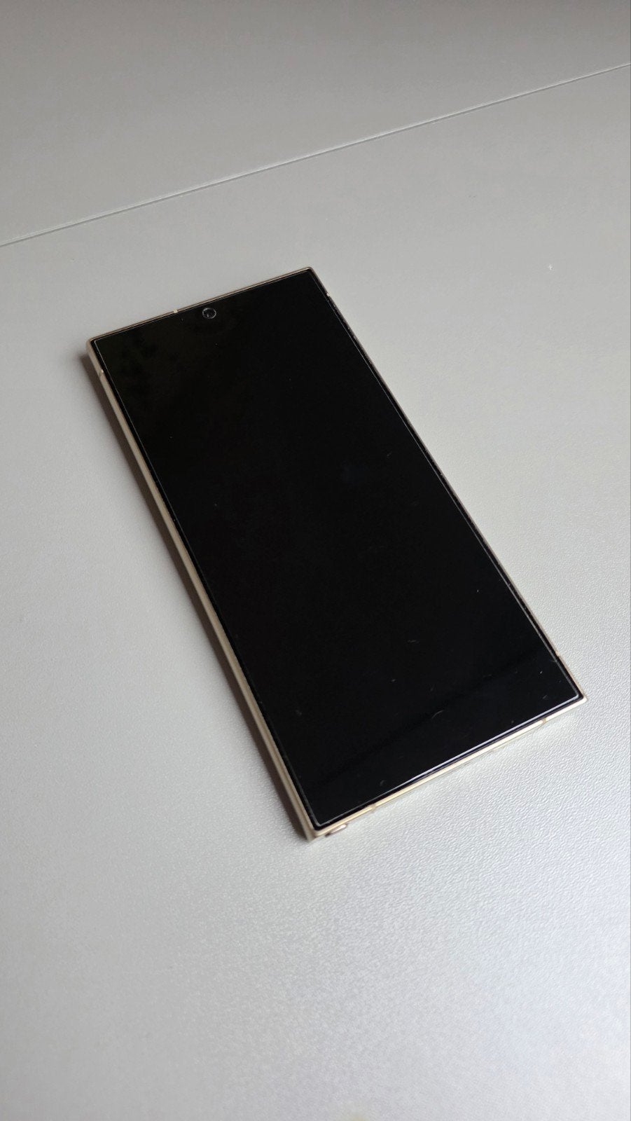 Foto 3 van Samsung Galaxy S24 Ultra 256GB - Geel - Perfecte Staat